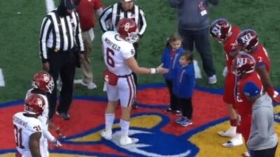 Baker Mayfield handshakes