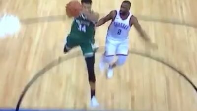Giannis Antetokounmpo traveling