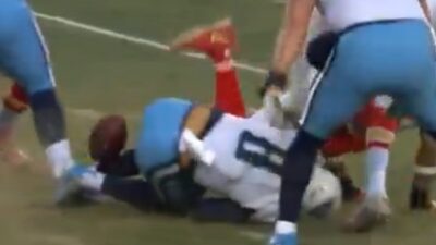 Marcus Mariota fumble