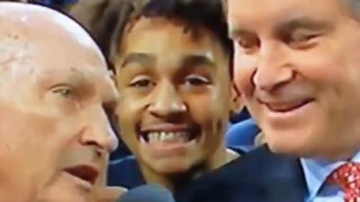 Jordan Poole photobomb