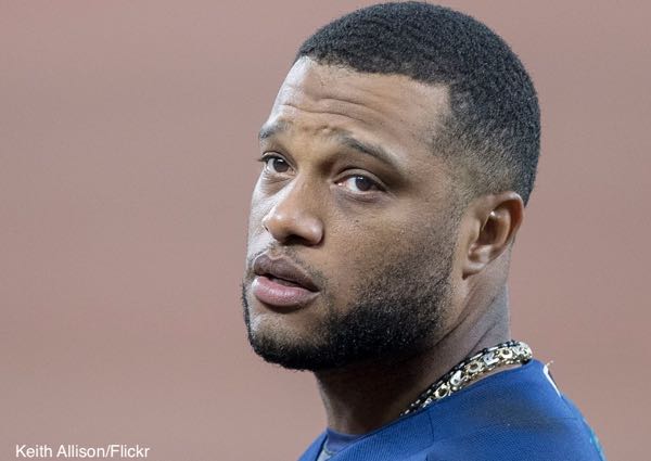 MLB Twitter roasts Robinson Cano for embarrassing error in the