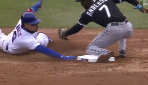 Javier Baez made an unreal slide dodge to steal third during WBC