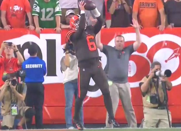 Baker Mayfield catch