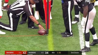 Browns Raiders referees spot
