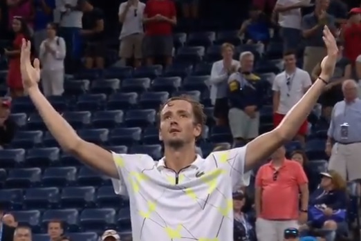 Daniil Medvedev embracing his US Open heel status | Larry Brown Sports