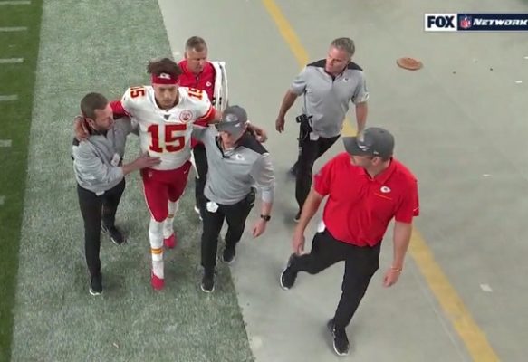 Report: Patrick Mahomes To Miss At Least Three Weeks With Knee Injury