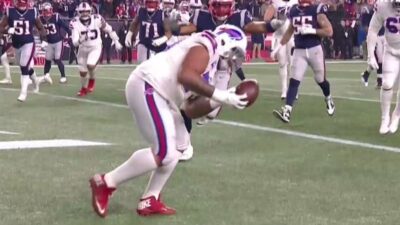 Dion Dawkins touchdown