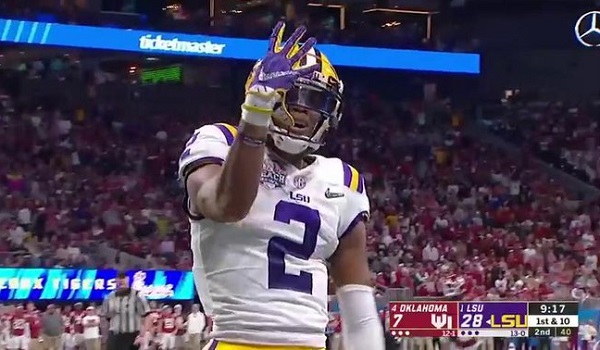 Video: Justin Jefferson counts his fourth touchdown of game in celebration