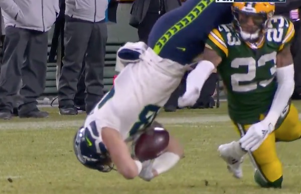 Video: Packers robbed after seemingly recovering Jacob Hollister