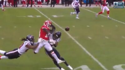 Tyreek Hill hit Justin Reid
