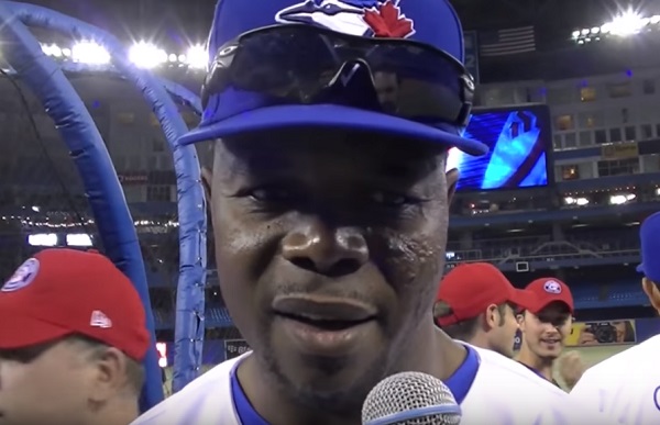 Blue Jays honor late Tony Fernandez with black armbands