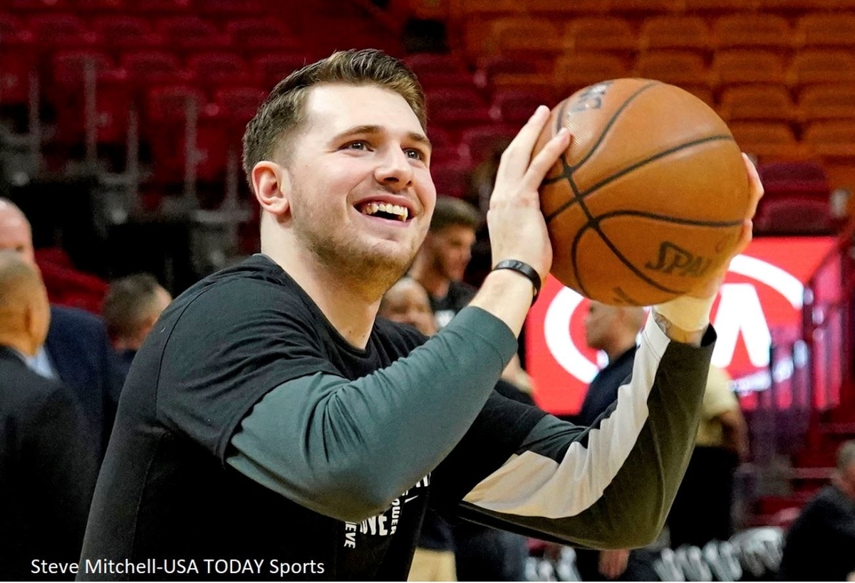 Video: Luka Doncic gets congratulations from Patrick Mahomes after win