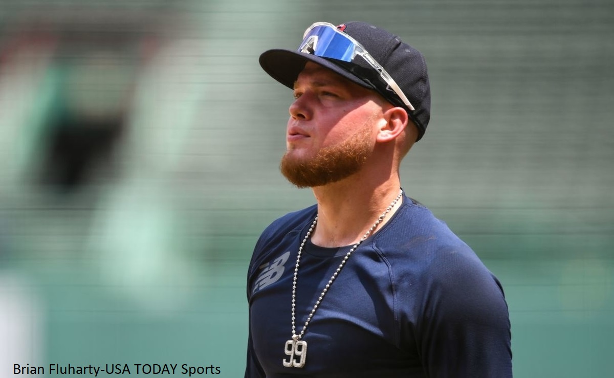 Alex Verdugo explains why he's been wearing a Boston RedSox chain