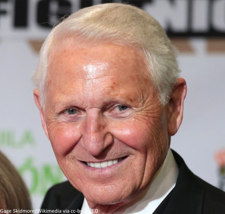 Late Lute Olson receives tributes online after his death