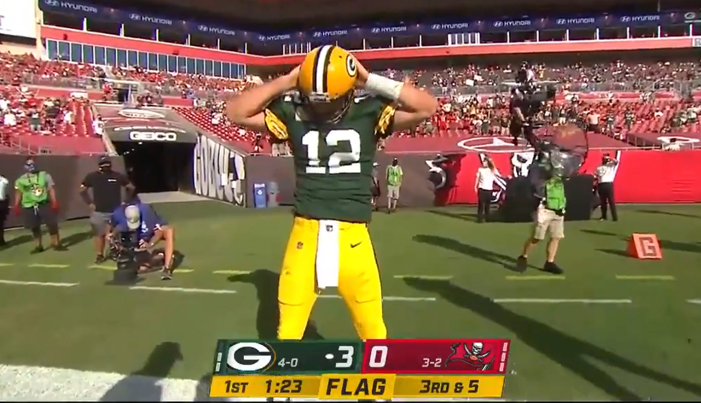 Video: Aaron Rodgers does ice in veins celebration after TD pass