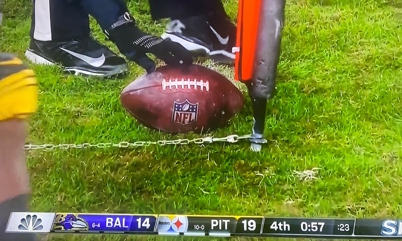 Steelers get benefit on controversial first down to beat Ravens