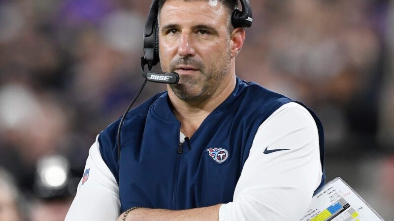 Mike Vrabel on the sidelines