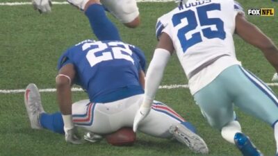 Wayne Gallman fumble recovery