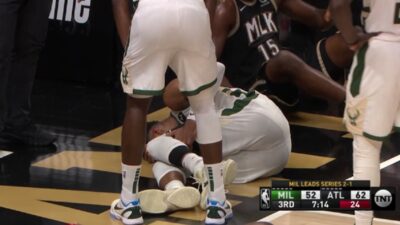 Giannis Antetokounmpo knee injury