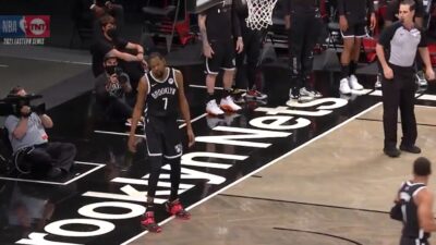 Kevin Durant turnover