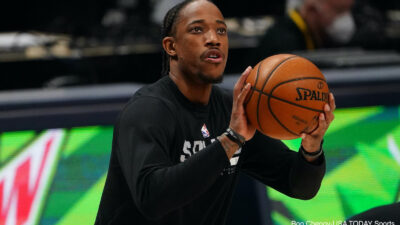 DeMar DeRozan warming up