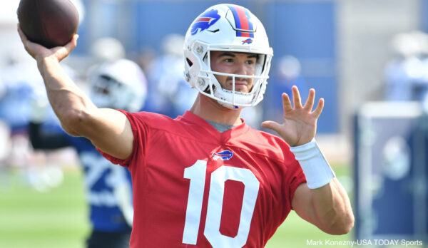 Mitch Trubisky throwing