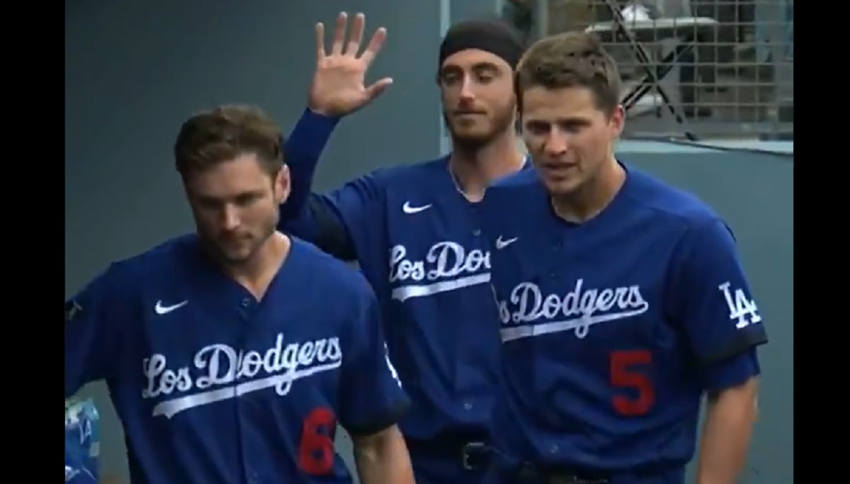 Trea Turner apologizes to Cody Bellinger for leaving him hanging