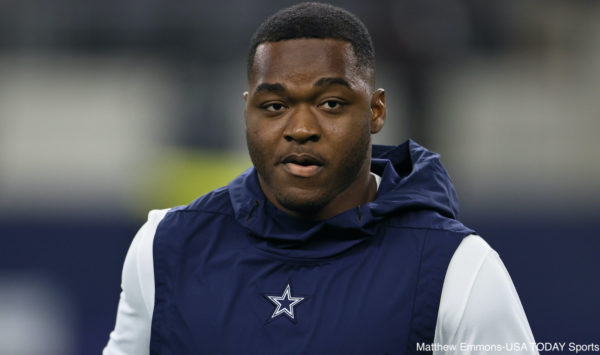 Amari Cooper warms up before game