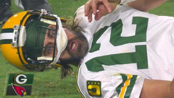 Aaron Rodgers makes funny face