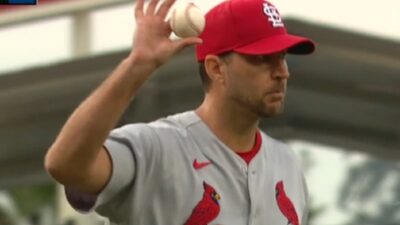 Adam Wainwright catch