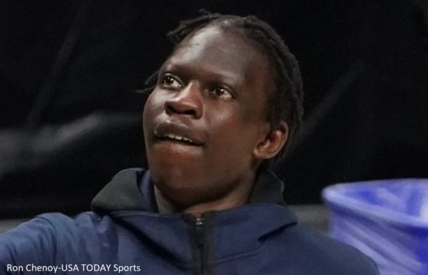 Bol Bol warming up