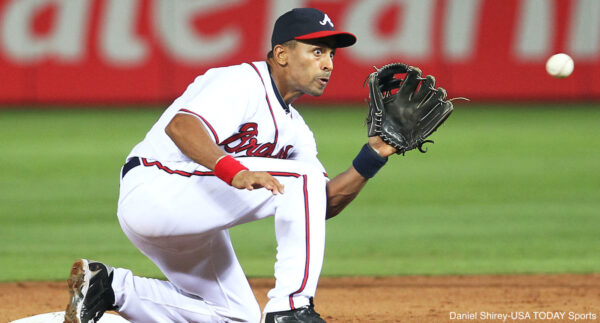 Julio Lugo fields a throw