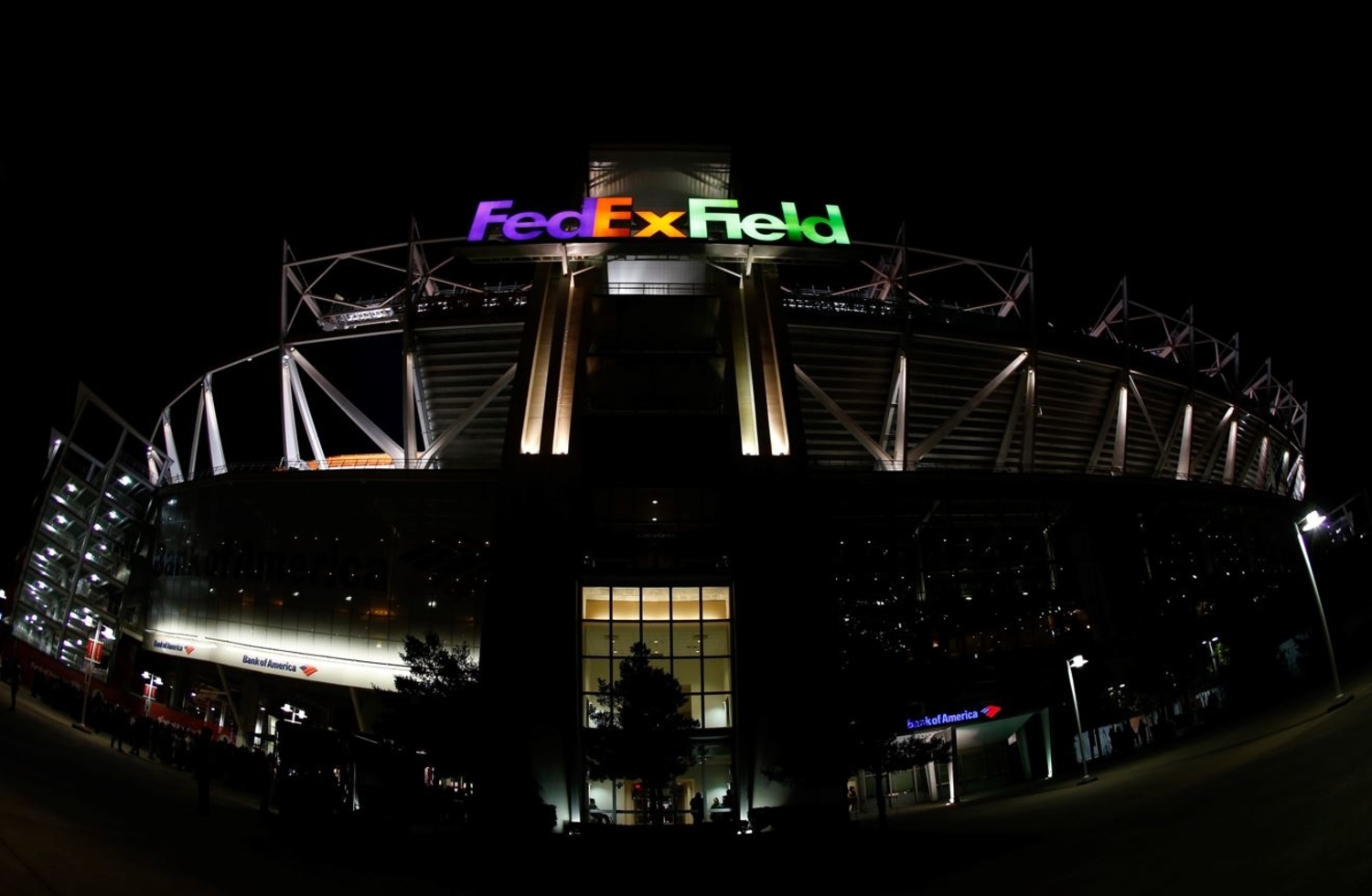 Video FedEx Field Experiences Water Disaster In Luxury Suite
