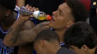 Paolo Banchero staying hydrated