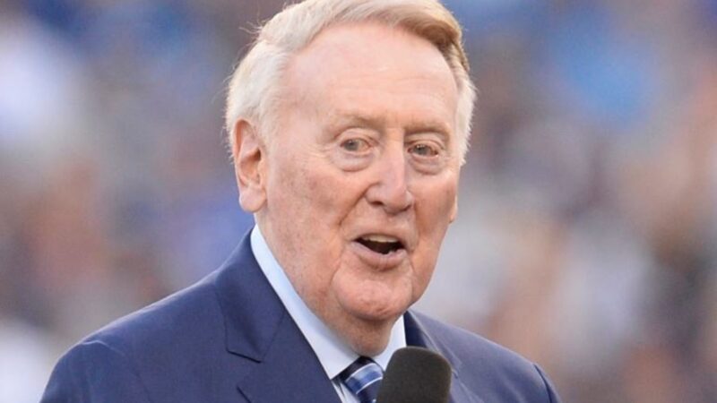 Vin Scully addressing fans