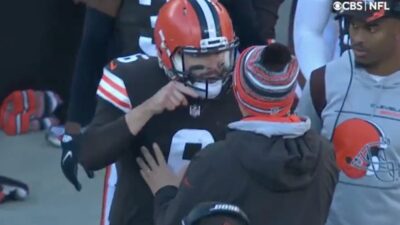 Baker Mayfield yells at a Browns staffer