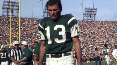 Don Maynard walks off the field