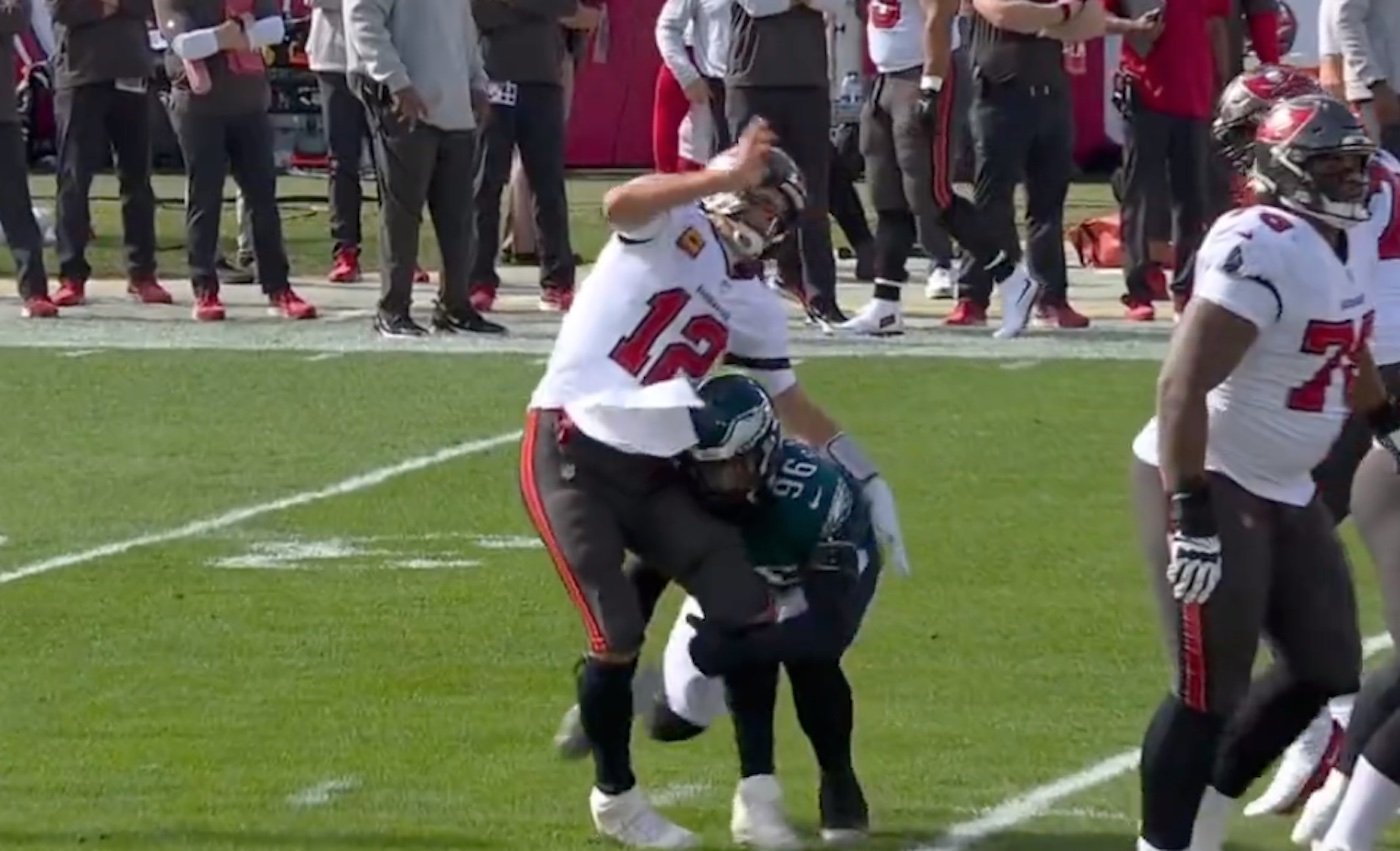 Video: Bucs benefit from questionable roughing the passer on Tom Brady