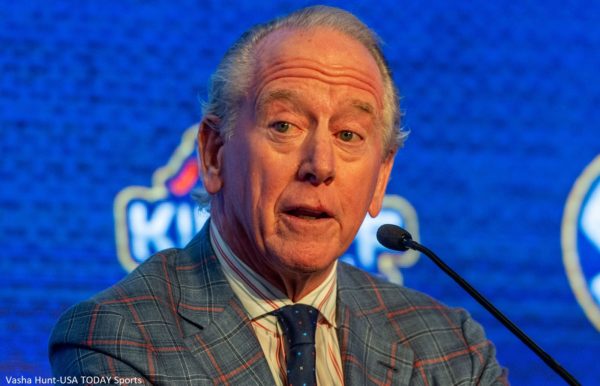 Archie Manning at the podium