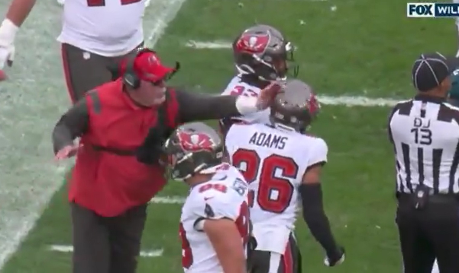 Tampa Bay Buccaneers coach Bruce Arians fined $50K for hitting player 