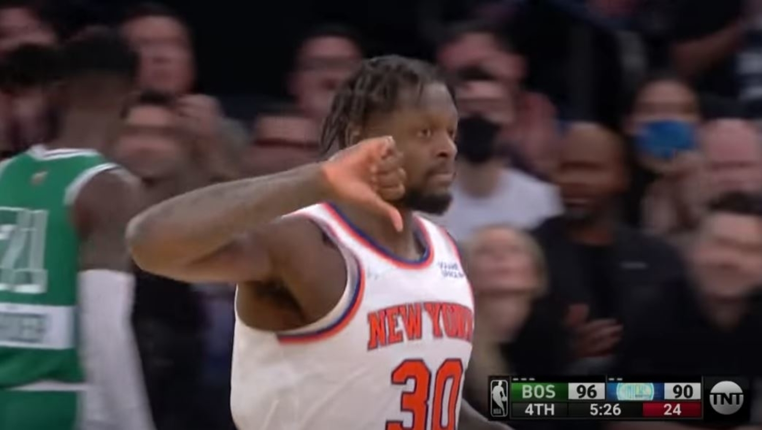 Julius Randle shares message to Knicks fans after incident