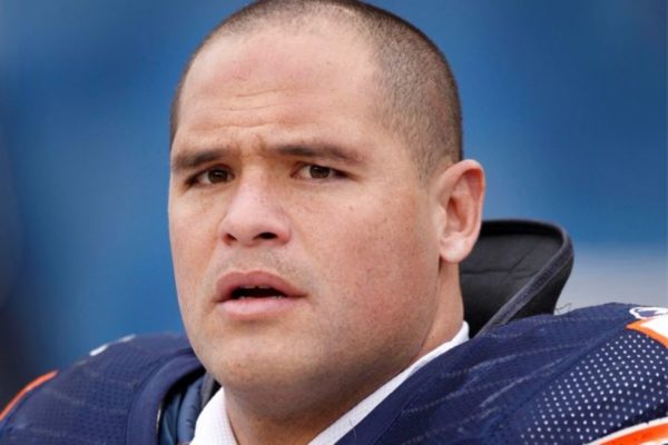 Olin Kreutz looking on