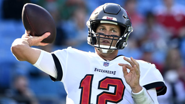 Tom Brady throws a pass