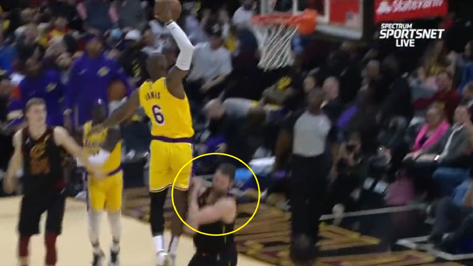 Download LeBron James Elevates and Slams Down for Lakers Win