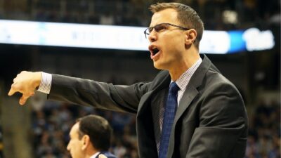 Jon Scheyer pointing