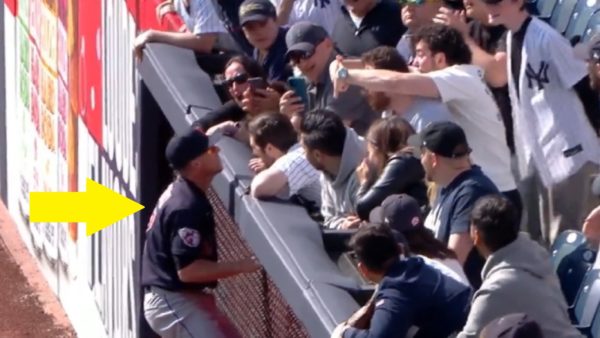 Myles Straw confronts Yankees fans