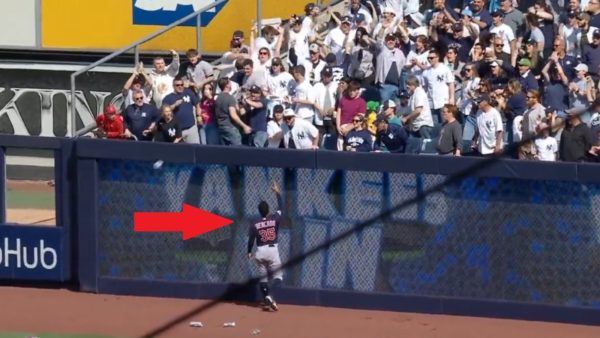 Oscar Mercado confronts Yankee fans