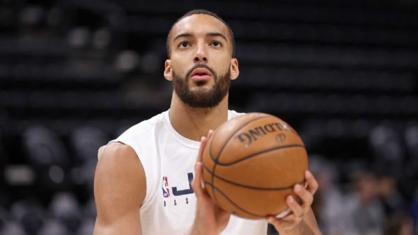 Rudy Gobert warming up