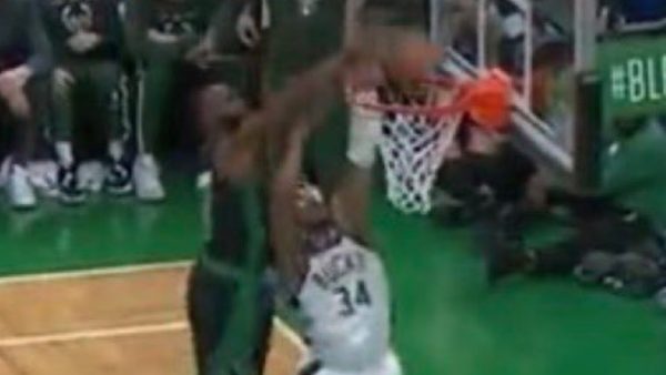 Jaylen Brown dunks on Giannis Antetokounmpo