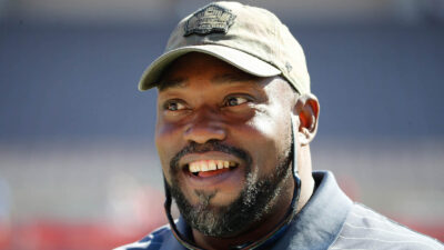 Warren Sapp on the field